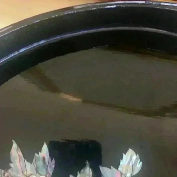 vintage round black lacquer with mother of pearl inlay tray - Picture 6 of 8